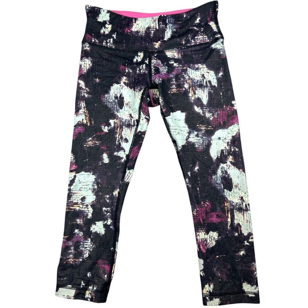 Lululemon Wunder Under Crop III Kara Blossom Multi‎ Size 6 Athleisure